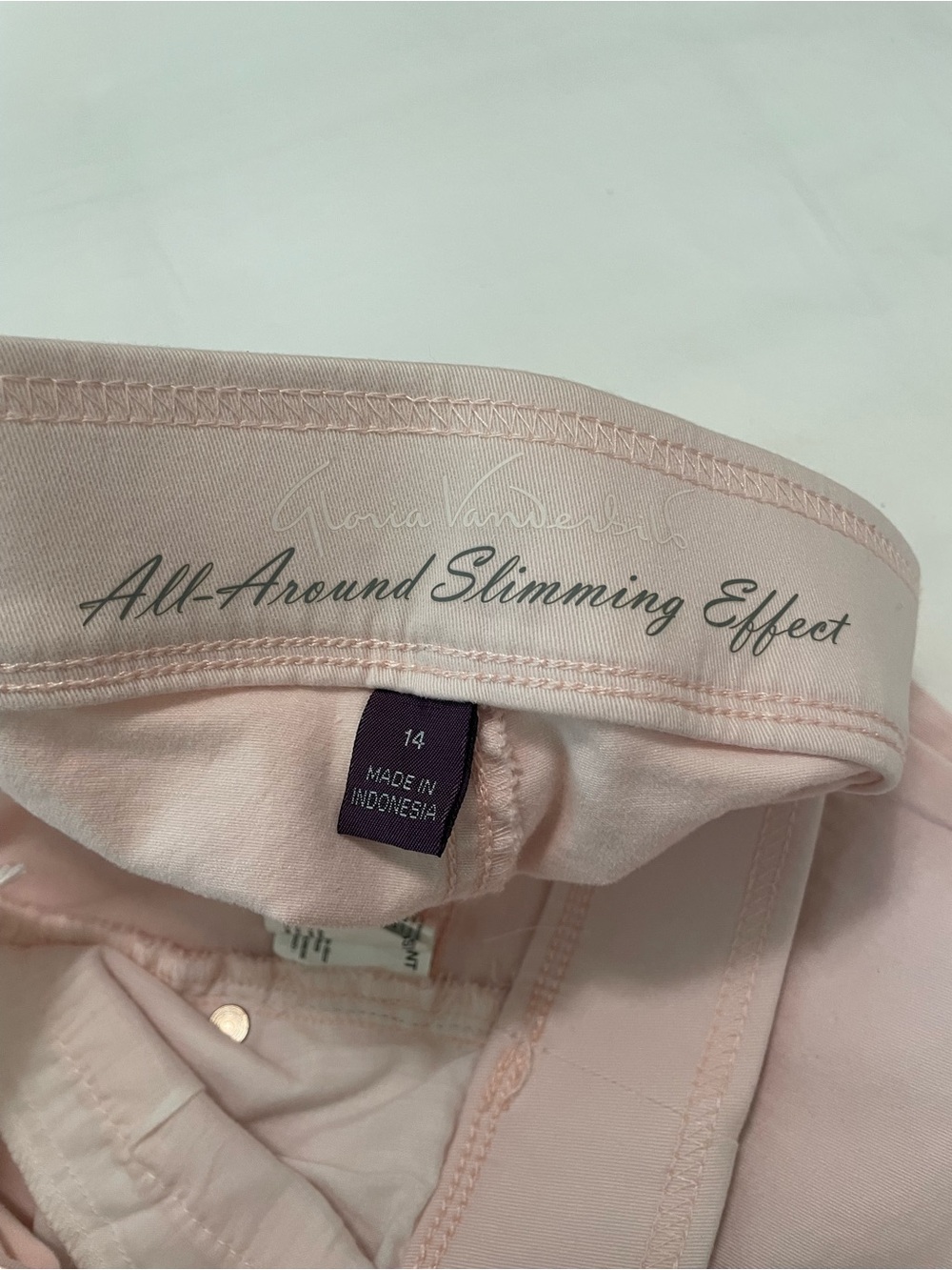Gloria Vanderbilt Light Pink Embroidered Capri Jeans - Picture 2 of 2